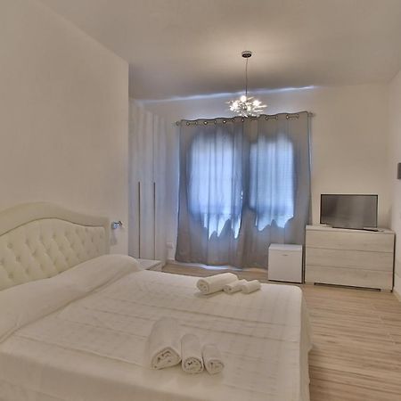 Les Chambres Au Centre San Teodoro  Εξωτερικό φωτογραφία