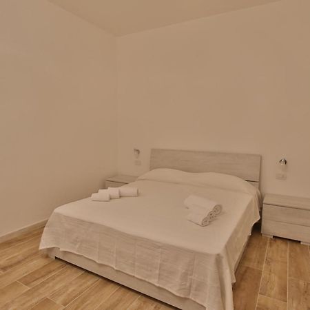 Les Chambres Au Centre San Teodoro  Εξωτερικό φωτογραφία
