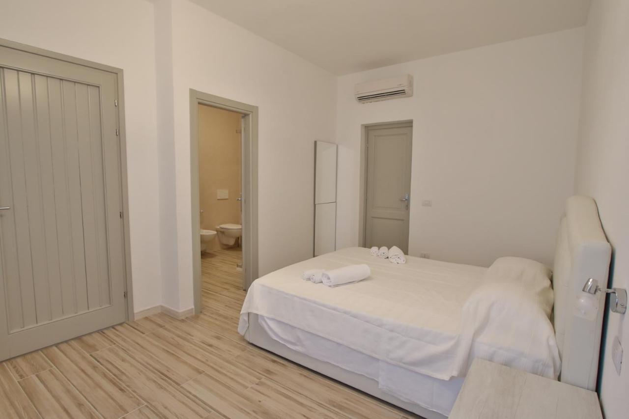 Les Chambres Au Centre San Teodoro  Εξωτερικό φωτογραφία
