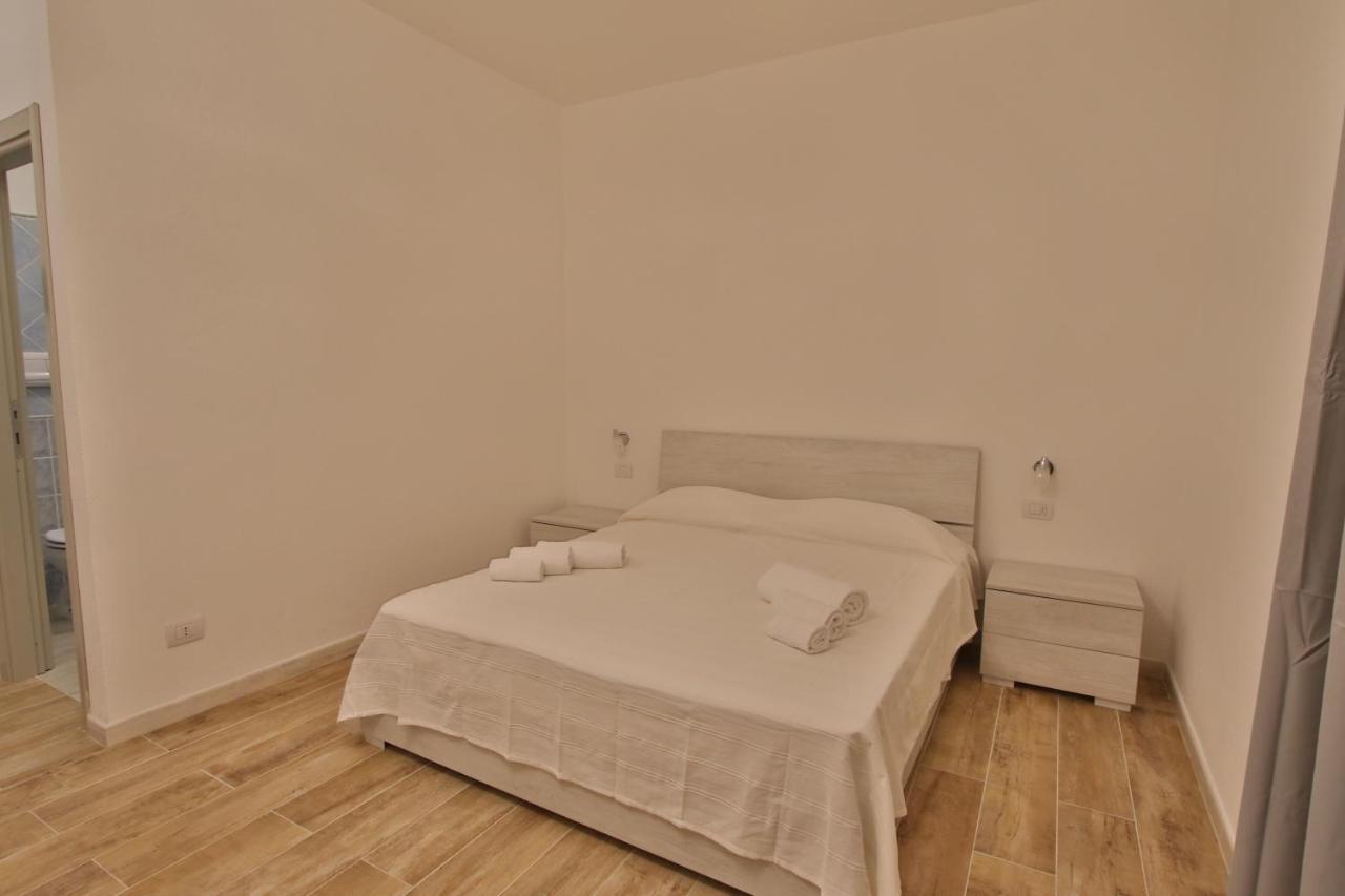 Les Chambres Au Centre San Teodoro  Εξωτερικό φωτογραφία